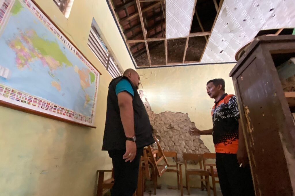 sekolah rusak Brebes, rusak parah, sekolah parah, sekolah Brebes