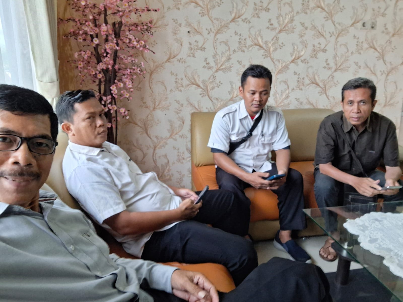 Putusan DKPP, PPK dan panwascam Brebes, kecurangan pemilu 2024 di Brebes, kejari Brebes, kejaksaan, Pemeriksaan mantan PPK dan Panwascam, Kejari Brebes,  Pelanggaran Pemilu 2024, Putusan DKPP, Sanksi KPU dan Bawaslu Brebes, LBH Garuda Kencana Indonesia, Integritas penyelenggaraan pemilu  