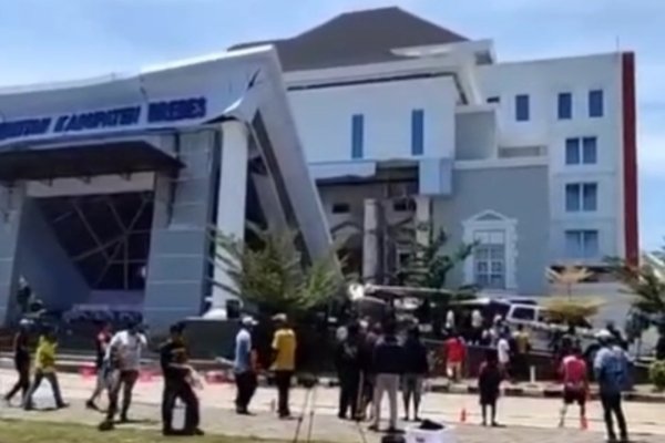 Lobi KPT Brebes Ambruk, Ternyata Ini Penyebabnya 1 KPT Brebes roboh dan ambruk