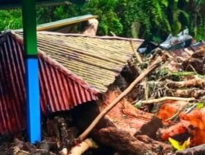 Kali Keruh Mengamuk, Banjir Bandang Bumiayu Hanyutkan 12 Rumah