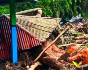 Banjir bandang Bumiayu hanyutkan rumah warga di Dukuhturi akibat luapan Kali Keruh