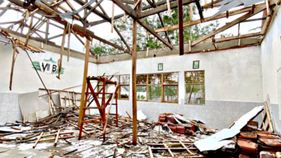 2 Ruang Kelas Rusak SMP Negeri 1 Salem, Atap Nyaris Roboh