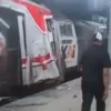 Lima Penumpang Terjebak! Evakuasi Dramatis KRL Tabrakan Bekasi
