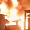 Gudang Oli Terbakar di Jakut, Ratusan Damkar Dikerahkan