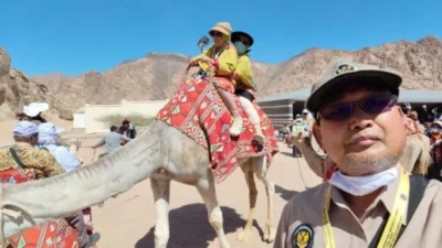 Jamaah Haji Brebes Perkuat Iman di Madinah