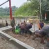 Jembatan Garuda: Sinergi TNI-Warga Pemalang, Akses Vital Dua Kecamatan Segera Tersambung!