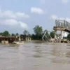 Jembatan Lalan Ditutup Total: Warga Siap Bersabar Demi Keamanan!