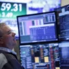 Laporan Tenaga Kerja AS Picu Kekhawatiran Investor Global, Suku Bunga The Fed Menjadi Sorotan