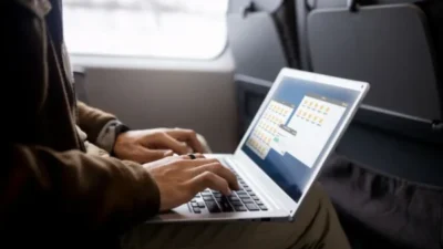 Laptop Wajib Keluar Tas di Bandara: Ini Alasannya, Demi Keamanan Anda!