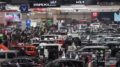 Mobil Komersial Dongkrak Industri Otomotif?