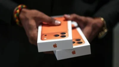 Dua Bos Gadget Ilegal Ditangkap Polisi, Tersangka Impor Iphone dan Android Ilegal