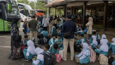 Rombongan Wisata SD Negeri Brebes Terlantar di Kendal, Diduga Kena Tipu Biro Wisata