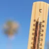 Tips Jaga Kesehatan Saat Cuaca Panas Ekstrem: Cegah Dehidrasi & Heat Stroke