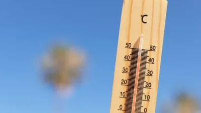 Tips Jaga Kesehatan Saat Cuaca Panas Ekstrem: Cegah Dehidrasi & Heat Stroke