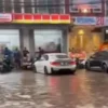 Tol Andara Lumpuh! Banjir Libas Pondok Labu