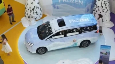 Wuling Bikin Heboh, Pameran Mobil Bertabur Karakter Disney & Marvel!