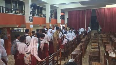 Server SPMB Brebes Lemot, Ribuan Calon Siswa Antre Berjam-jam untuk Verifikasi