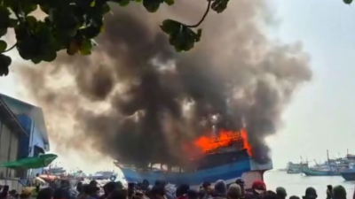 Lagi, Kapal Nelayan Tegal Terbakar di Pelabuhan Jongor