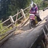 Menilik Jembatan Keruhbehet Mlayang: Ambles 6 Bulan, Ribuan Warga Bertaruh Nyawa Setiap Hari