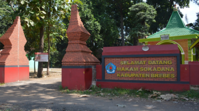 5 Wisata Ziarah Brebes: Sejukkan Spiritual, Iman Bertambah