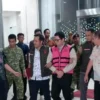 Andri Mulyono Tersangka Korupsi Motor Listrik BGN, Wajah Lesu Usai Ditahan
