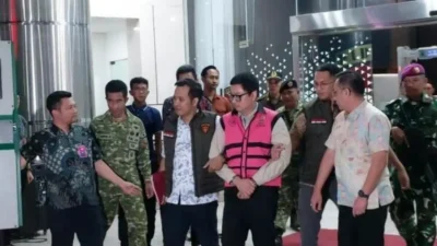 Andri Mulyono Tersangka Korupsi Motor Listrik BGN, Wajah Lesu Usai Ditahan