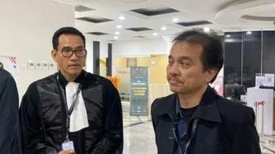 Kasus Ijazah “Palsu” Jokowi: Roy Suryo Sebut Polda Metro Terburu-buru, Kejati DKI Nyatakan Lengkap