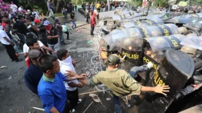 Polisi Tangkap 69 Orang dalam Eksekusi Hotel Sultan yang Memanas
