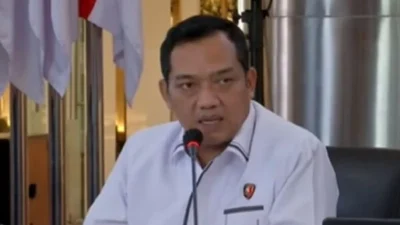 Roy Suryo-Dokter Tifa: Ijazah Palsu Jokowi Berbuntut Sidang