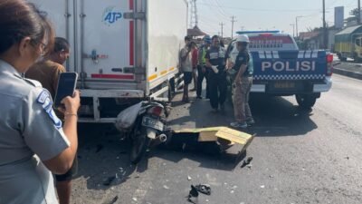 Pengendara Motor Tewas Usai Tabrak Mobil Boks di Pantura Tanjung Brebes