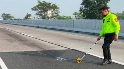 Tabrak Kendaraan Misterius di KM 289 Tol Pejagan–Pemalang, Dua Penumpang Xenia Tewas