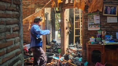 Tinggalkan Tungku Kayu Saat Masak Air, Rumah Warga Parereja Brebes Terbakar